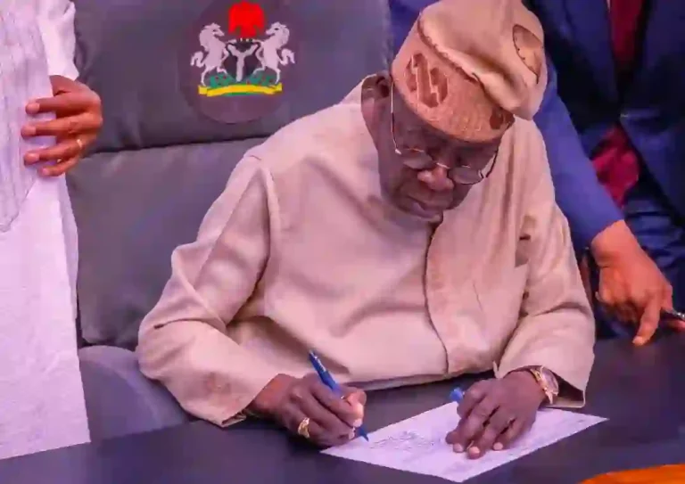 Democracy Day: Tinubu confers national honours on 51 pro-democracy heroes, vows tougher action against bandits Democracy Day: Tinubu confers national honours on 51 pro-democracy heroes, vows tougher action against bandits