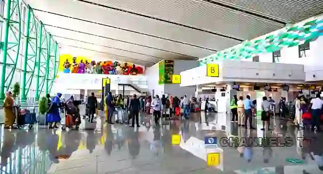 Nigerians Spend $6bn on Foreign Travel as Education, Medical Trips Rise Nigerians Spend $6bn on Foreign Travel as Education, Medical Trips Rise