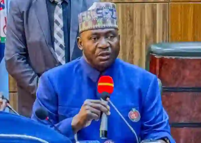 Oyo abduction: Bandits threaten to kill pupils if troops advance — Defence Minister Oyo abduction: Bandits threaten to kill pupils if troops advance — Defence Minister