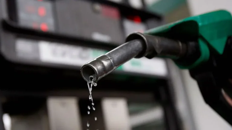 Public servants threaten three-day nationwide warning strike from Oct 2 over fuel price, wage award Public servants threaten three-day nationwide warning strike from Oct 2 over fuel price, wage award