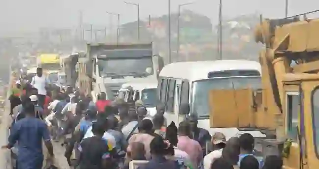 Kara Bridge Repairs Trigger Days-Long Gridlock on Lagos-Ibadan Expressway Kara Bridge Repairs Trigger Days-Long Gridlock on Lagos-Ibadan Expressway