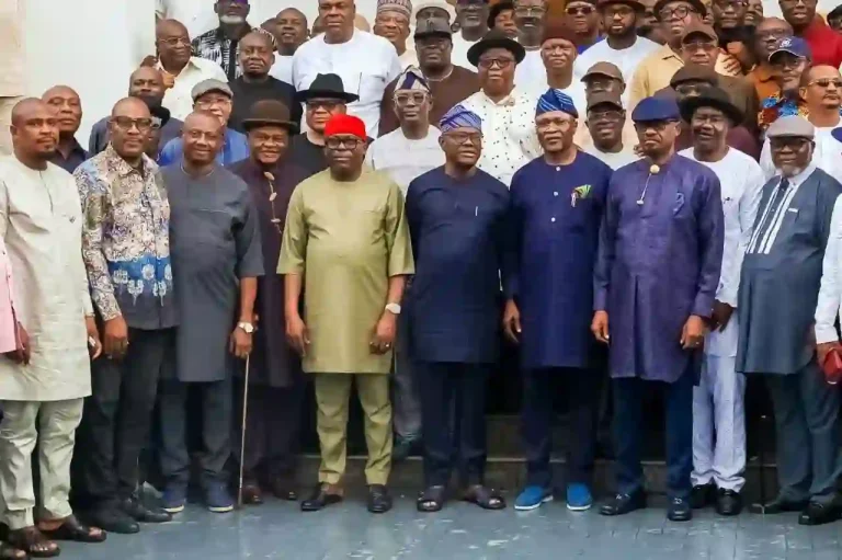 Wike leads Rivers lawmakers, LG chairmen to Fubara’s residence in fresh peace move