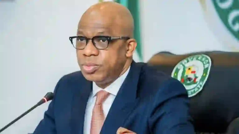 Ogun Pays ₦3.5bn Severance to Former Council Officials, Beneficiaries Praise Abiodun Ogun Pays ₦3.5bn Severance to Former Council Officials, Beneficiaries Praise Abiodun