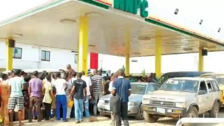 FG offers petrol at N1,350 for 30 days at NNPC stations, as Atiku, ADC, NDC reject move
